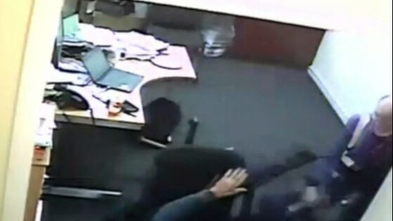 Müdür, yardımcısını metal anahtarla darbetti: 4 ayda serbest