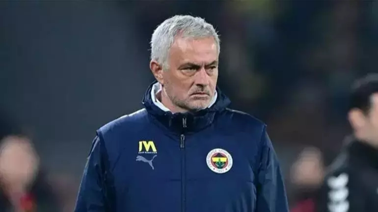 Fenerbahçe Jose Mourinho ile yollarını ayırdı