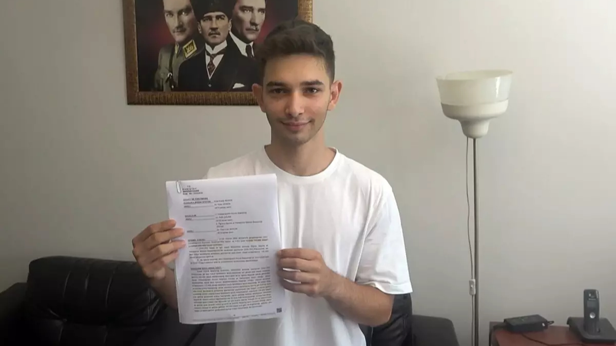 YÖK&#039;ü dava eden genç 837 kişiyi üniversiteli yaptı