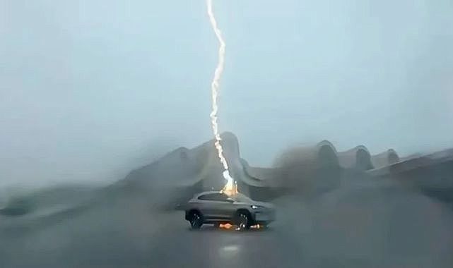 BYD elektrikli otomobil yıldırıma dayanıklılığını gösterdi