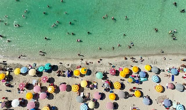 İzmir’in Ücretsiz Plajları Mavi Bayrakla Taçlandı