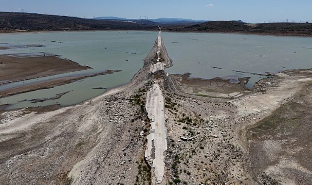 İzmir susuzluk ve çöp kriziyle boğuşuyor