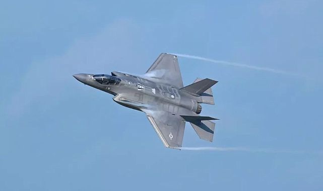 Japonya’da F-2A savaş uçağı denize çakıldı