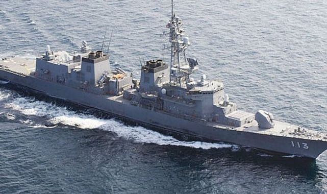 Japonya’dan tarihi ziyaret: Savaş gemileri demir attı