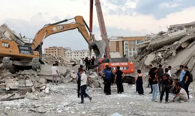 Kahramanmaraş’ta Kontrollü Yıkımda Facia: İş Makinesi Operatörü Hayatını Kaybetti