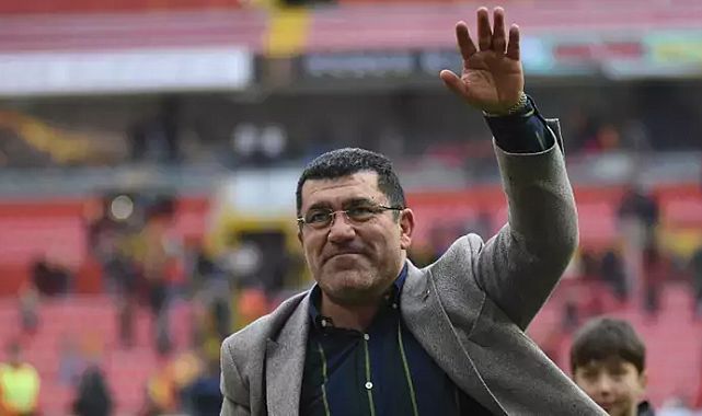 Kayserispor’da Transfer Tahtası Açıldı, 8 Futbolcunun Lisansı Çıkarıldı