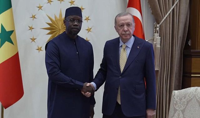 Külliyede Senegal Başbakanı’na resmi karşılama