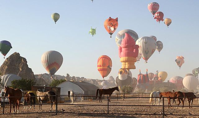 Kültür Yolu&#039;nda balonlar gökyüzünü süsledi