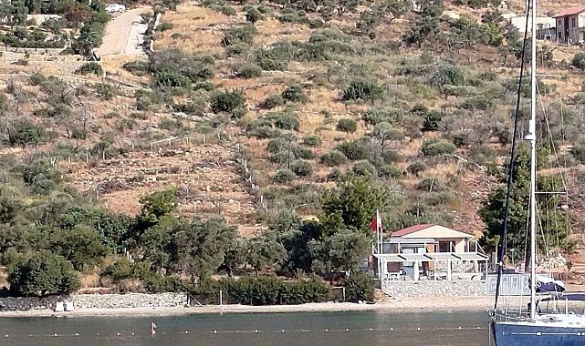 Muğla’da sahile duvar örüldü, ekipler harekete geçti
