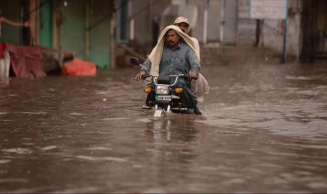 Pakistan’da heyelan: 7 gönüllü yaşamını yitirdi