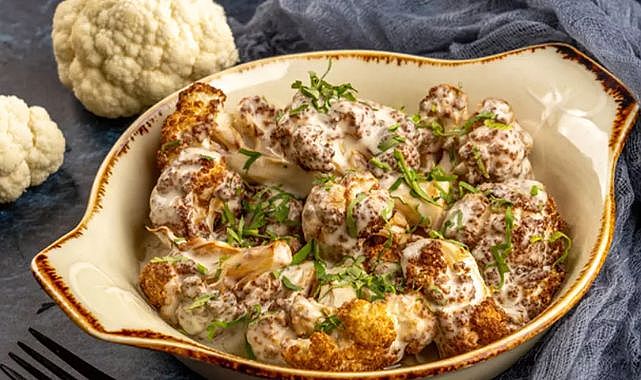 Sebzeyi sevmeyenleri bile mest edecek: Tahin soslu karnabahar nasıl yapılır?