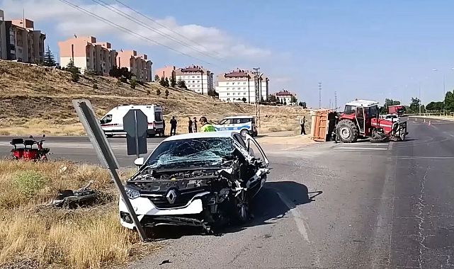 Sivas Şarkışla’da İki Ayrı Trafik Kazasında 9 Kişi Yaralandı, Araçlar Hasar Gördü