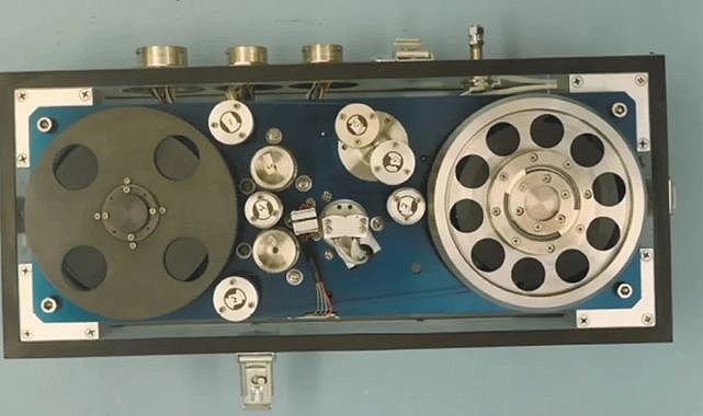 Uzayın derinliklerinde yarım asırlık bilgisayar görevde