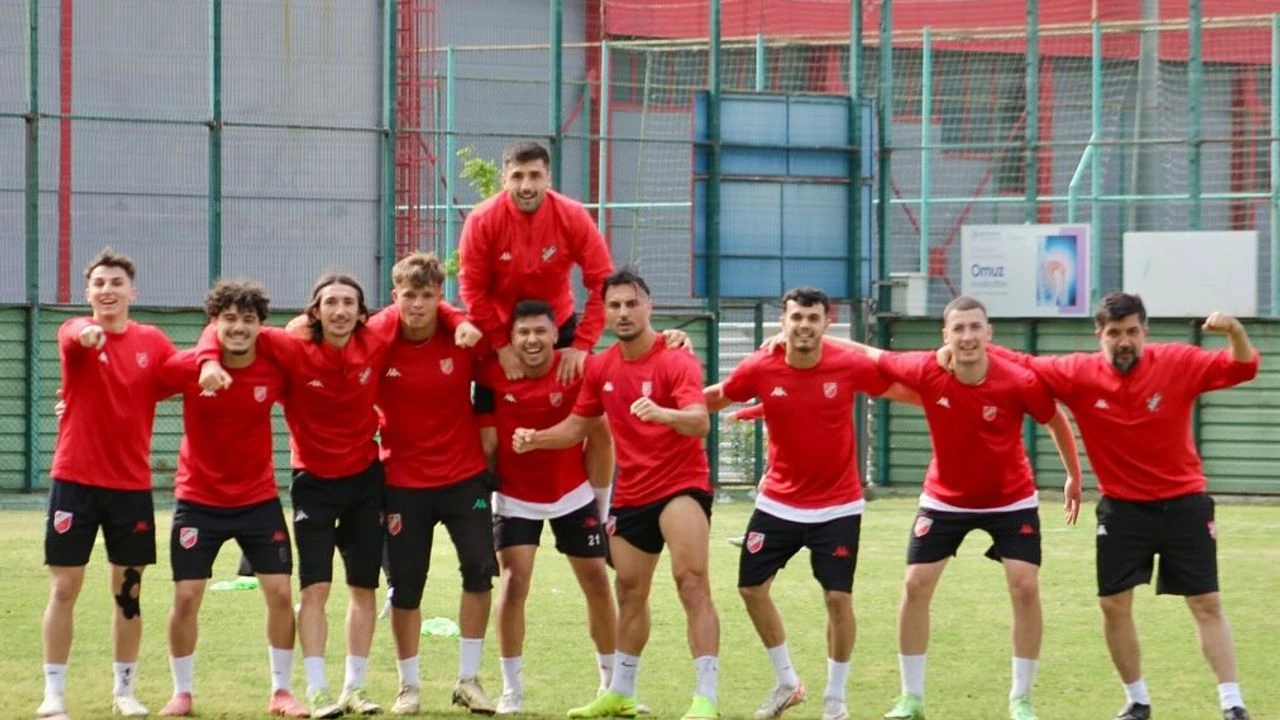 Karşıyaka’dan ayrılan futbolcular yeni kulüplerine gitti