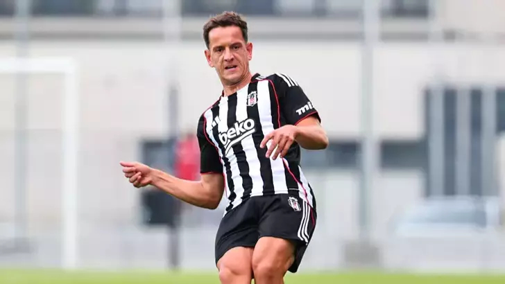 Beşiktaş’ta ayrılık resmileşti: Hadziahmetovic İngiltere’de