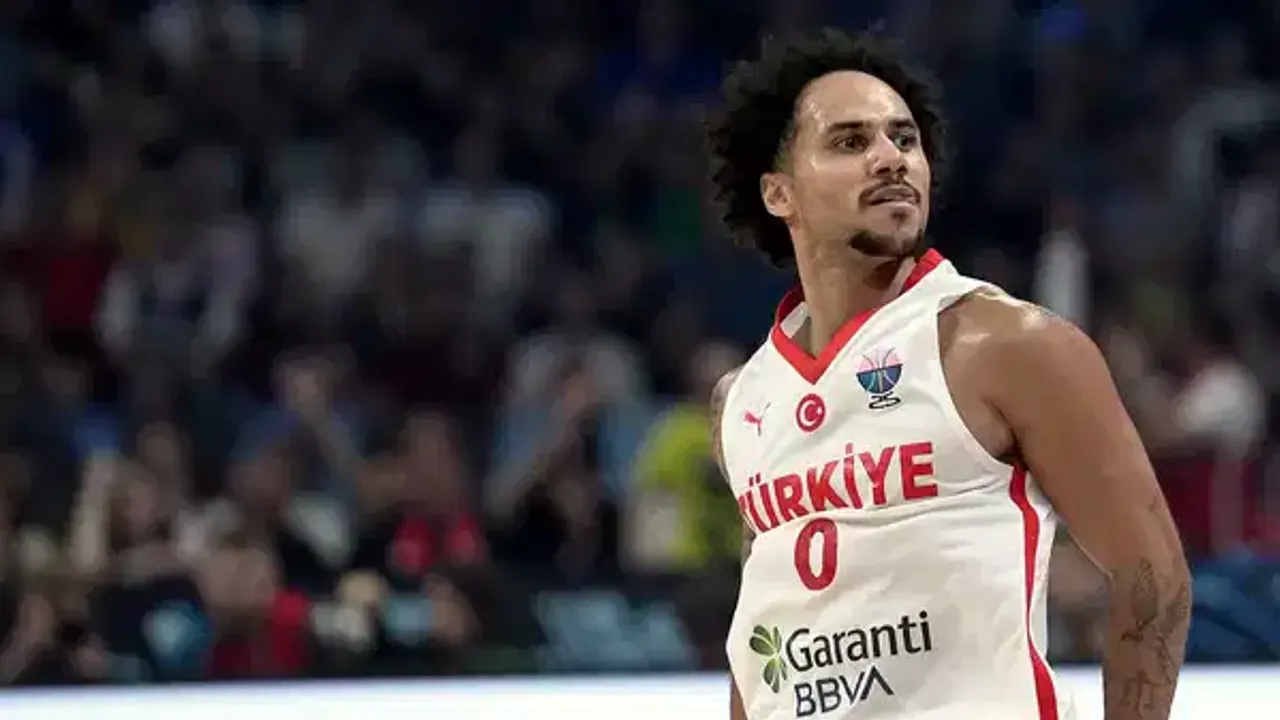 12 Dev Adam&#039;dan tarihi üçlük performansı