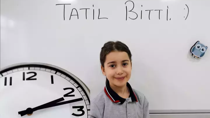 Okullar İstanbul’da ilk gün 10.00’da açılacak