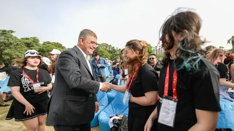 Fiziksel karta son: İzmir’de dijital dönem başladı