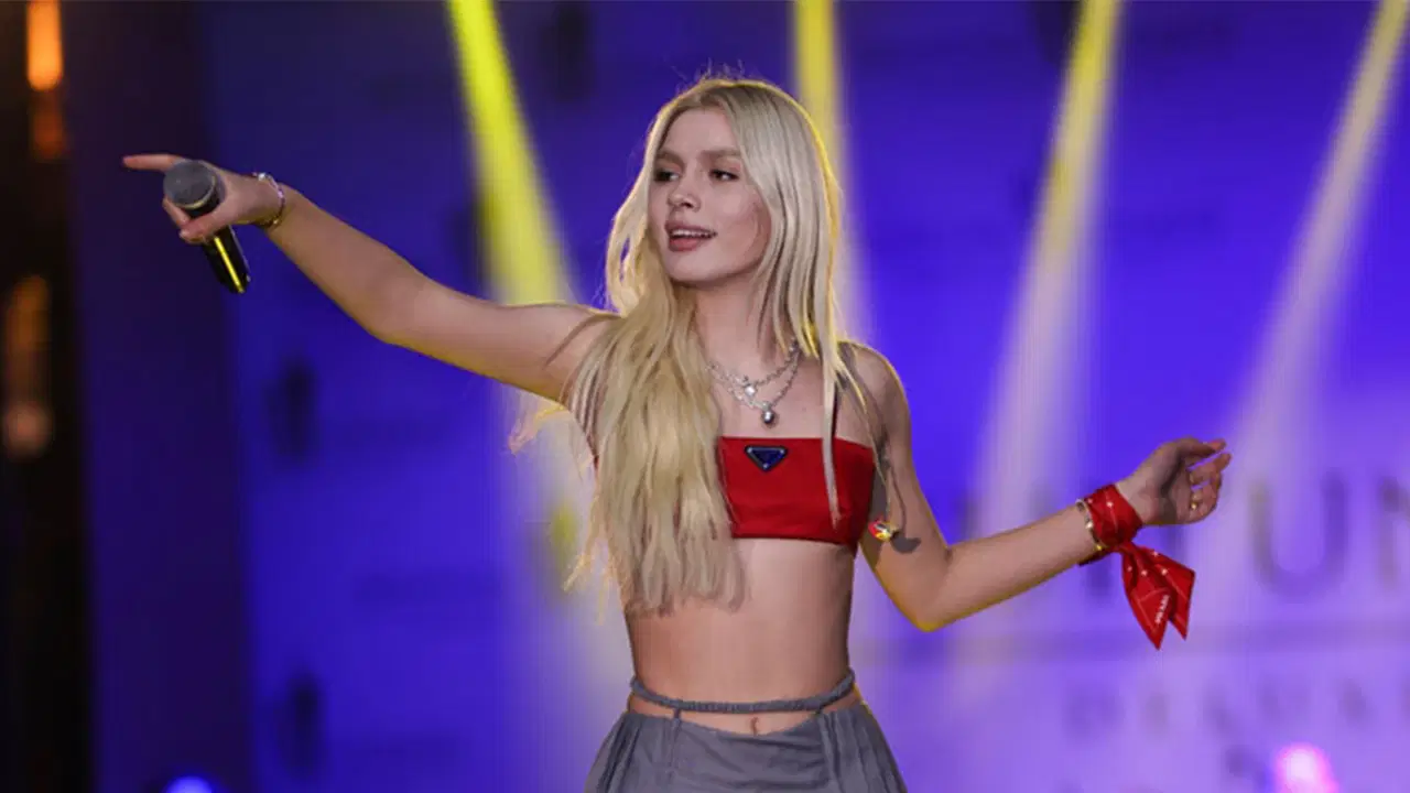 Aleyna Tilki: Ünlü olmanın bedeli ağırdıAleyna Tilki: Ünlü olmanın bedeli ağırdı