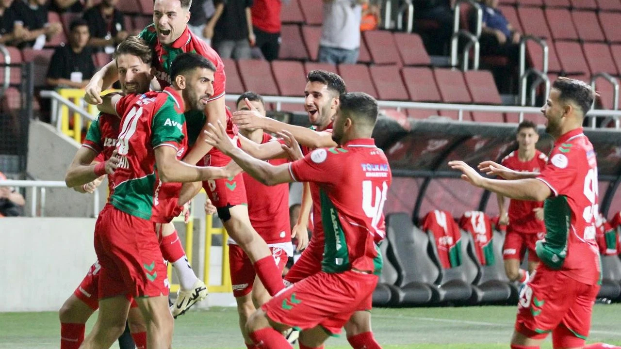 Karşıyaka, Afyonspor&#039;u geriden gelip 2-1 yendi