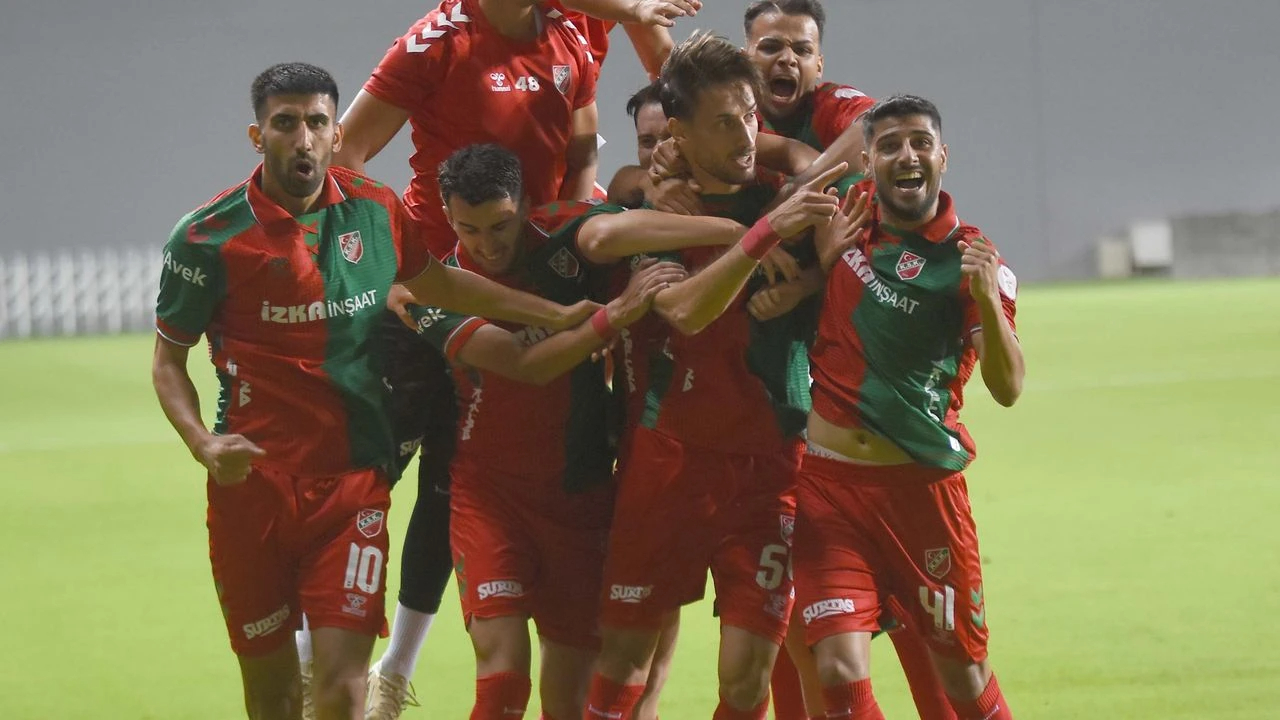 Karşıyaka sezona galibiyetle başladı: 2-1