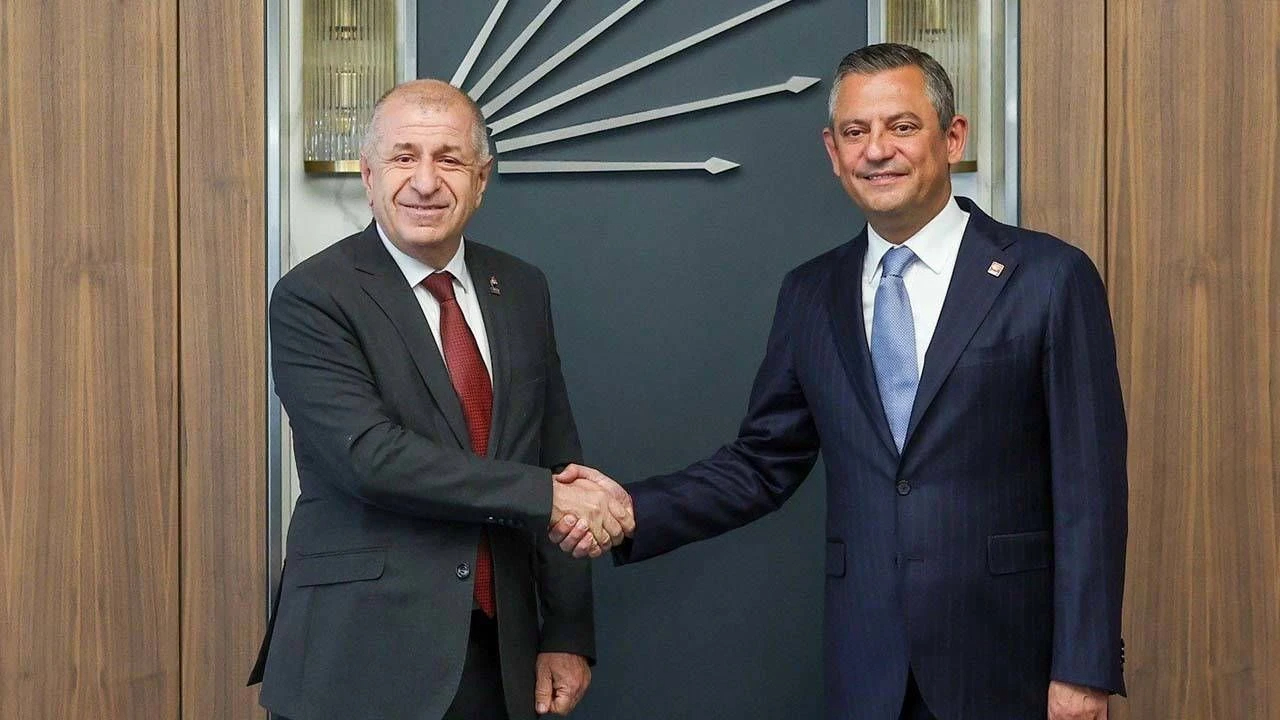 Özdağ, CHP önündeki ablukayı Özel’e aktardı