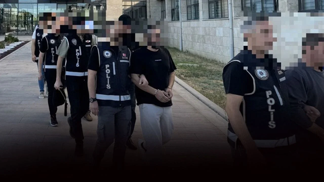 Eğlence mekanları baskınında 9 kişi tutuklandı