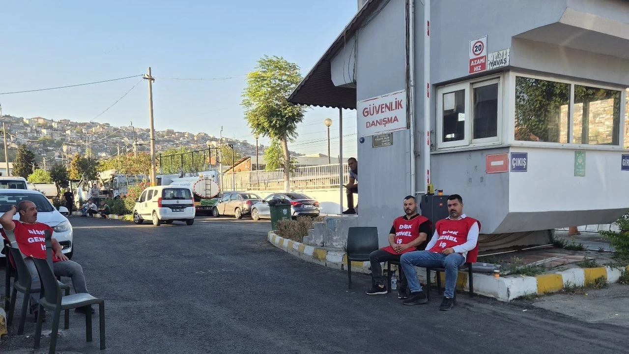 Dalga dalga grev: Konak’ta iş bırakıldı
