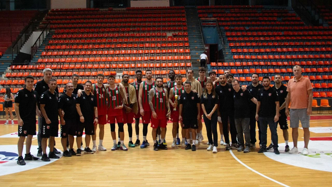 Karşıyaka, Makedonya kampında kupayı kazandı