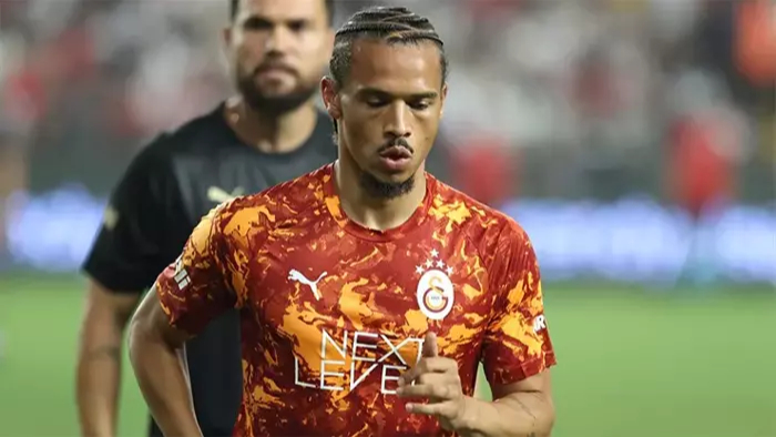 Van der Vaart’tan Leroy Sane’ye sert eleştiri: “Kariyerini çöpe attı”