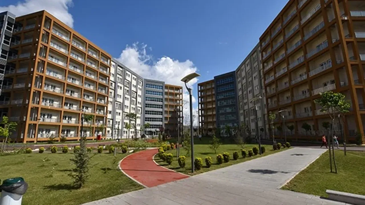 Öğrenciler şokta: Yurt odaları dağıtıldı