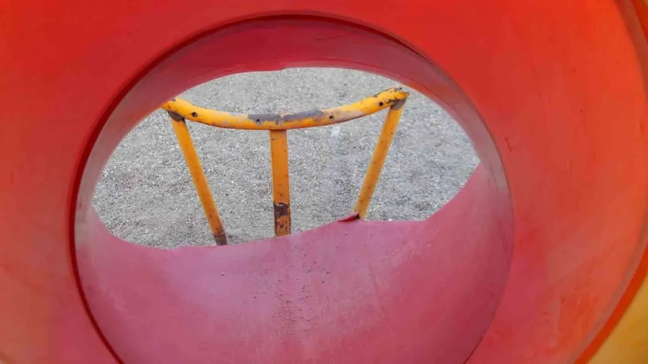 Vadişehir’deki parkta kazaya davetiye görüntü