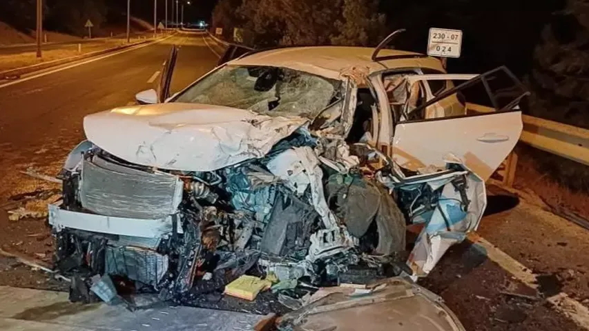 Eskişehir’de yolcu otobüsü ile otomobil çarpıştı: 1 ağır yaralı