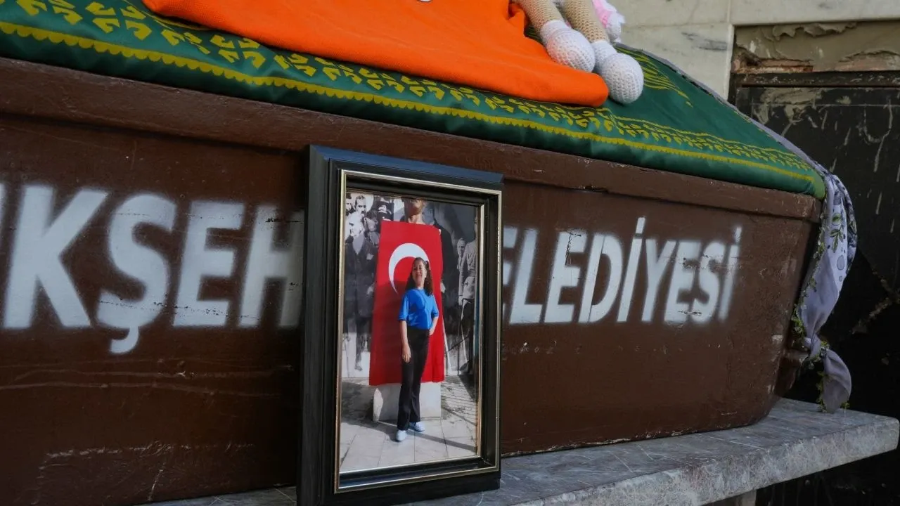 İzmir’de nakliye kazasında minik Ebrar hayatını kaybetti