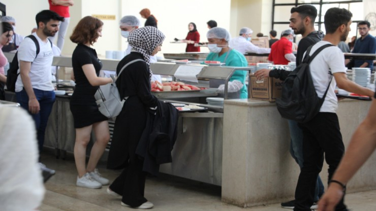 İzmir’de öğrenci yemekhanelerine yüzde 80’e varan zam