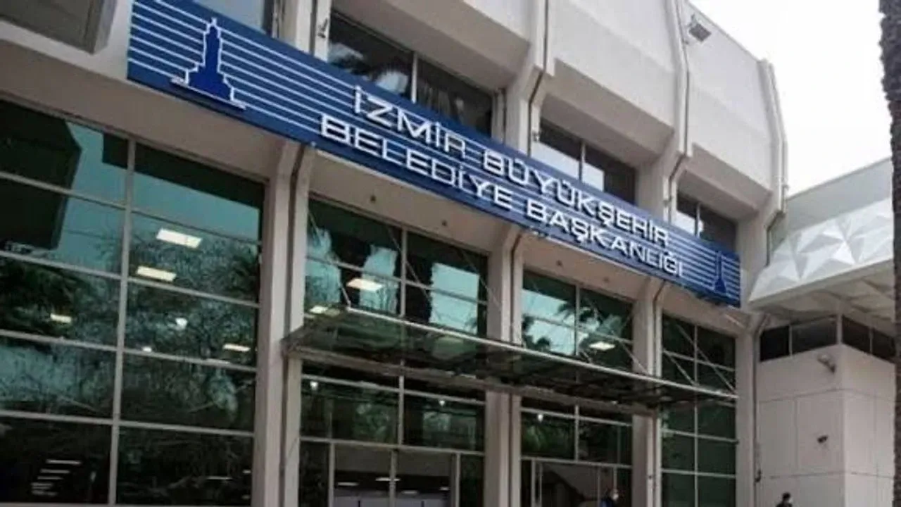 İzmir Büyükşehir’de işçi krizi: Binlerce personel açığa alındı