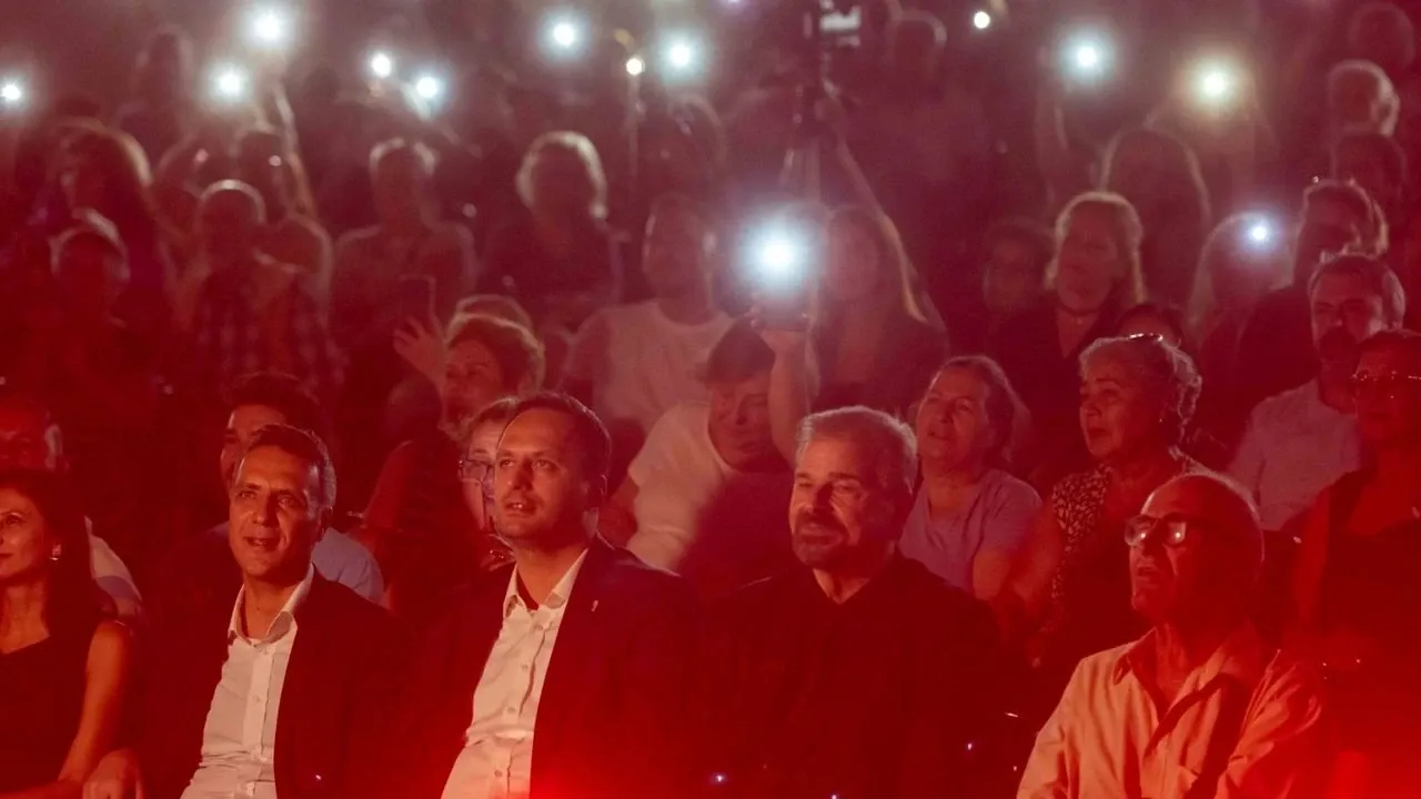 Bornova’da Zeki Müren gecesi: Başkan Eşki’den önemli müjde