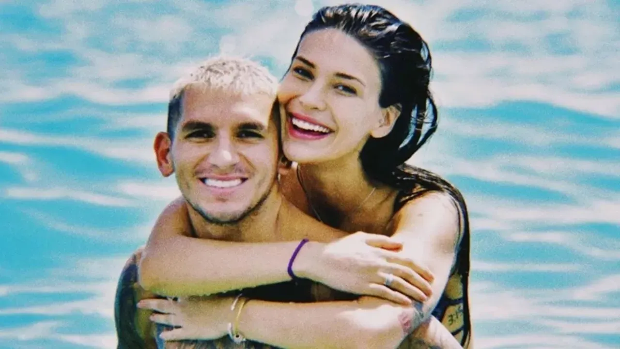 Devrim Özkan İstanbul gecelerinde voleybolcuyla görüntülendi