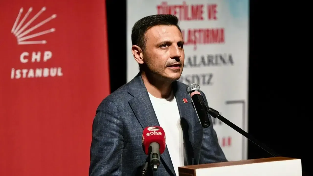 Özgür Çelik yeniden CHP İstanbul İl Başkanı seçildi