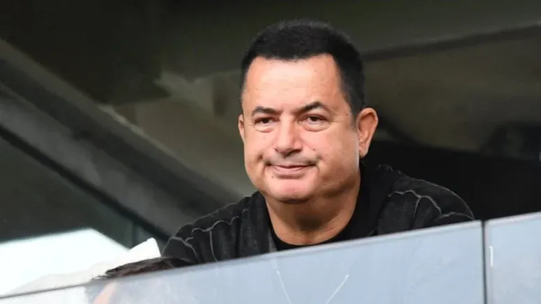 Maribor&#039;da Futbolcular Teknik Direktöre Saldırdı