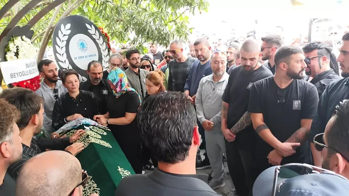 Güllü’ye Veda: Cenazede Sanat Dünyasının Vefasızlığı