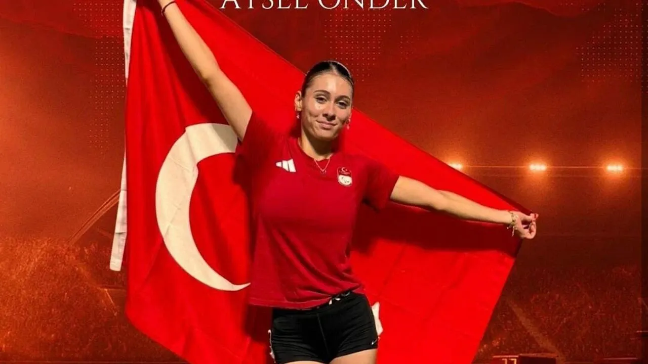 İzmirli Aysel Önder’den Dünya Rekoru ve Altın Madalya