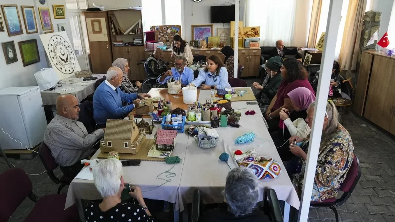 Buca Huzurevi’nden atıl köşeye sanat dolu dönüşüm