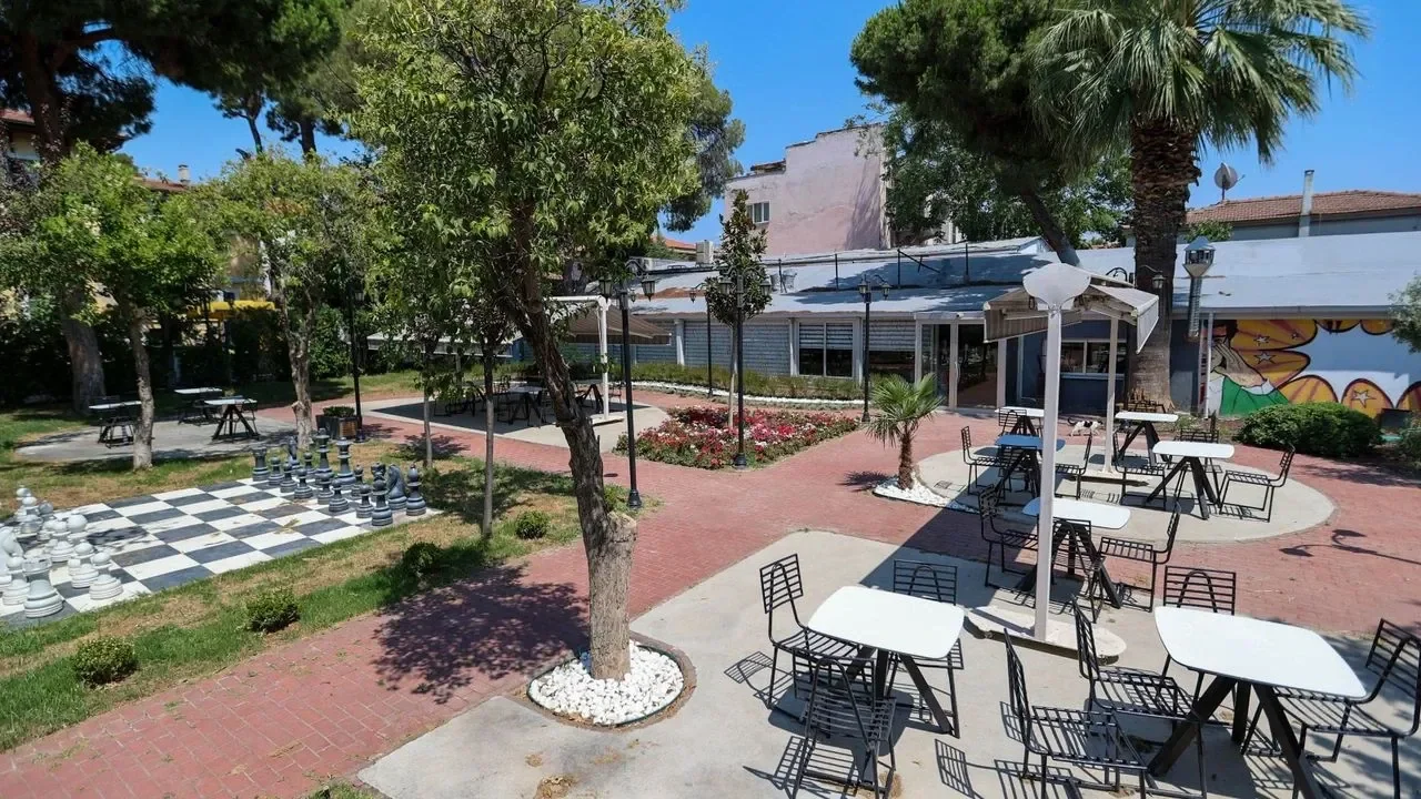 Buca’da nostaljik Göksu Kafe yeniden açıldı