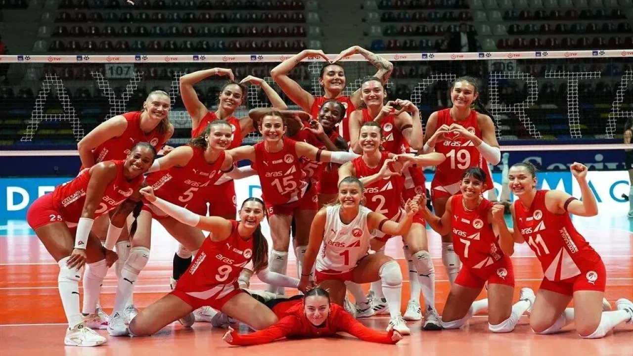 İzmir voleybolunda çifte zafer: Göztepe ve Aras Spor