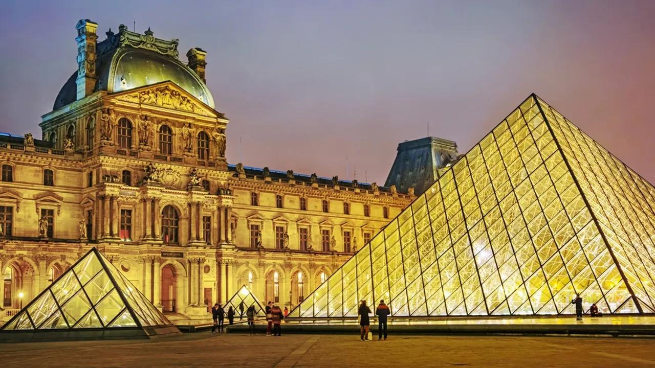 Louvre Müzesi&#039;ni soyanlar yakalandı!