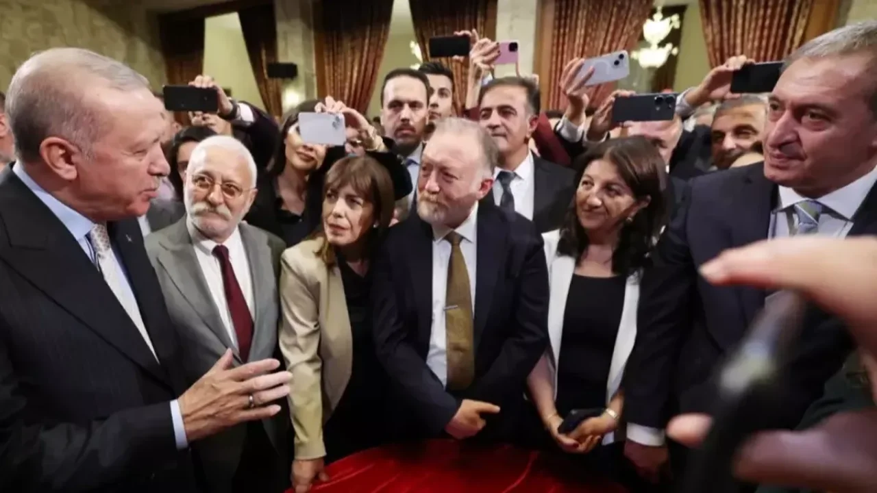 Altan Tan: DEM Parti, Erdoğan&#039;ın aday olabilmesi için oy verecek