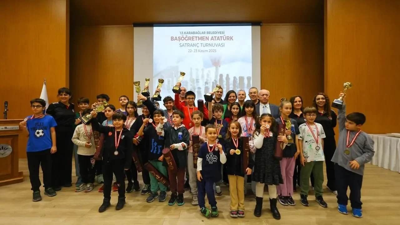 Başkan Kınay, satranç turnuvasında konuştu: Yobazlıkları ‘şah mat’ edeceğiz!