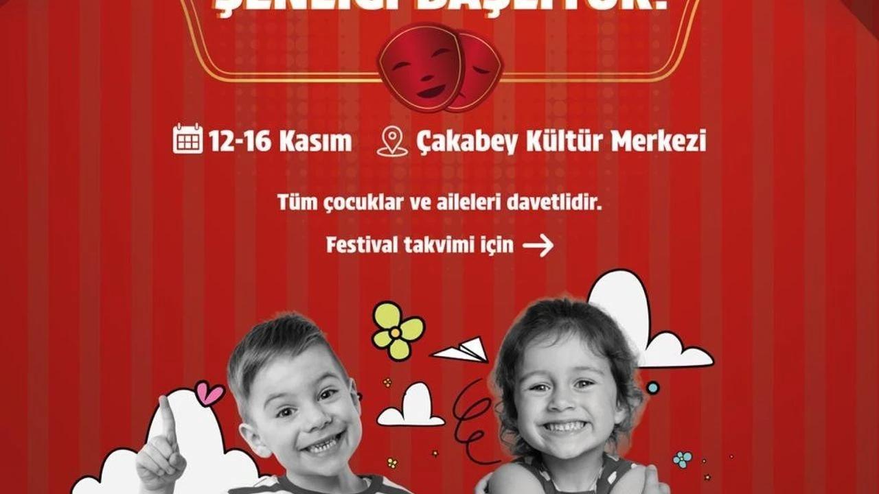 Çeşme Belediyesinden miniklere tiyatro dolu ara tatil