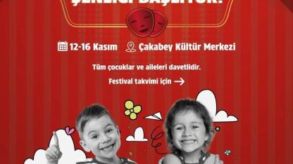 Çeşme Belediyesinden miniklere tiyatro dolu ara tatil